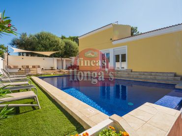 Villa con piscina in vendita a Cala Blanca