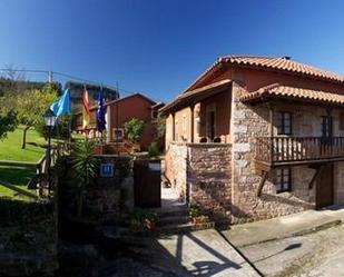 Vista exterior de Finca rústica en venda en Villaviciosa amb Aire condicionat, Calefacció i Jardí privat