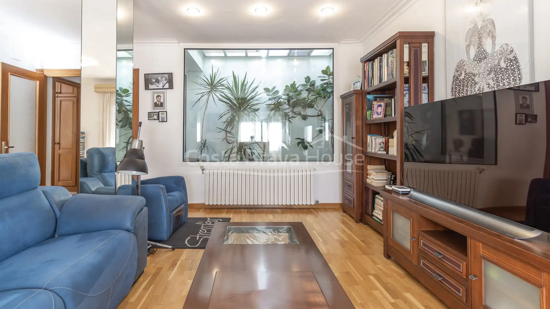 Sala d'estar de Casa adosada en venda en Palafrugell amb Calefacció, Jardí privat i Parquet