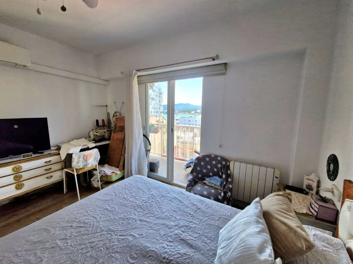Schlafzimmer von Wohnungen zum Verkauf in Sant Antoni de Portmany mit Klimaanlage, Heizung und Terrasse