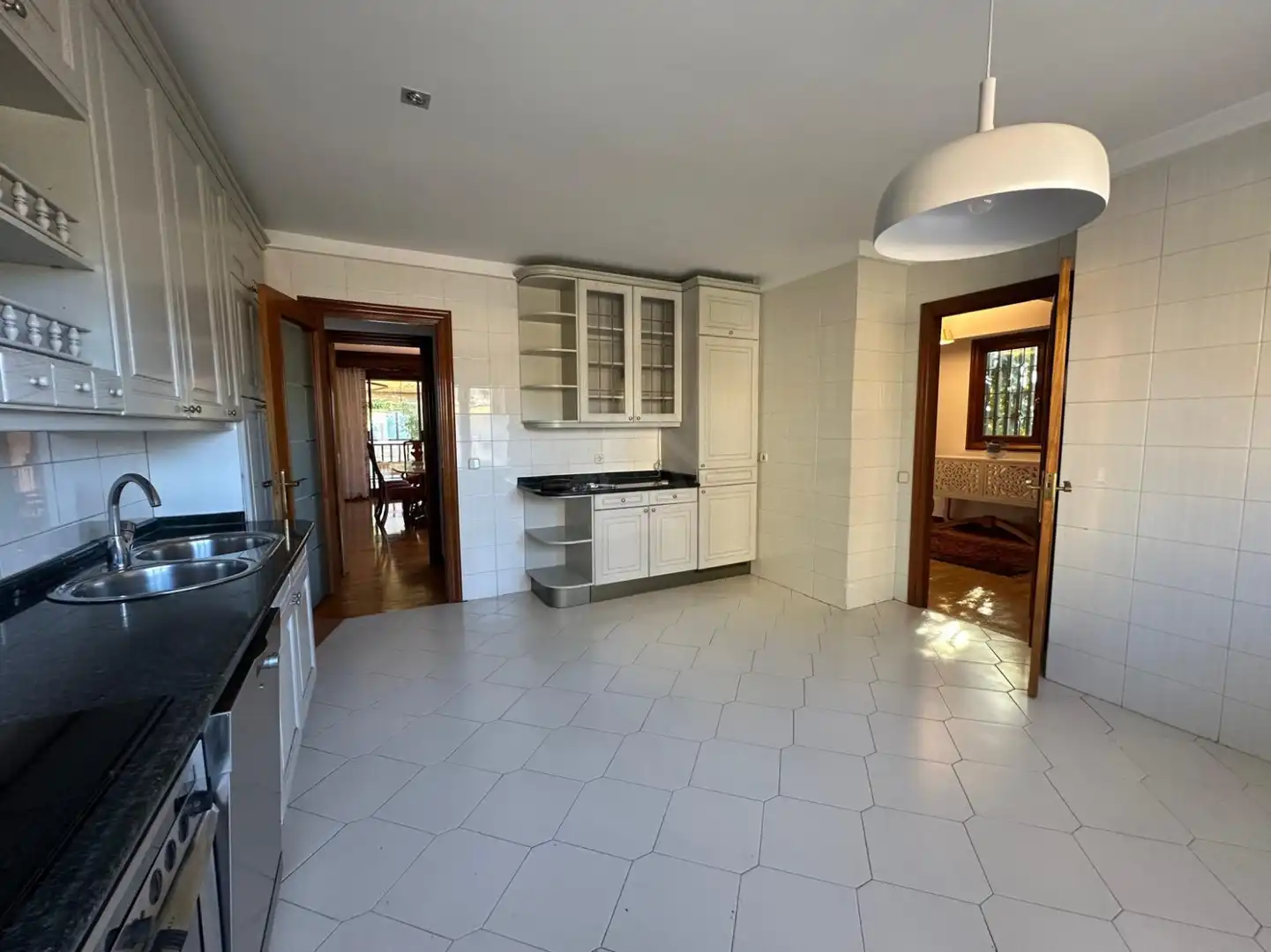 Cuina de Casa adosada en venda en  Logroño amb Aire condicionat, Calefacció i Parquet