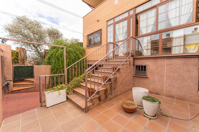 Casa adosada en Venta en Calle de las Arizónicas en Parque Coimbra