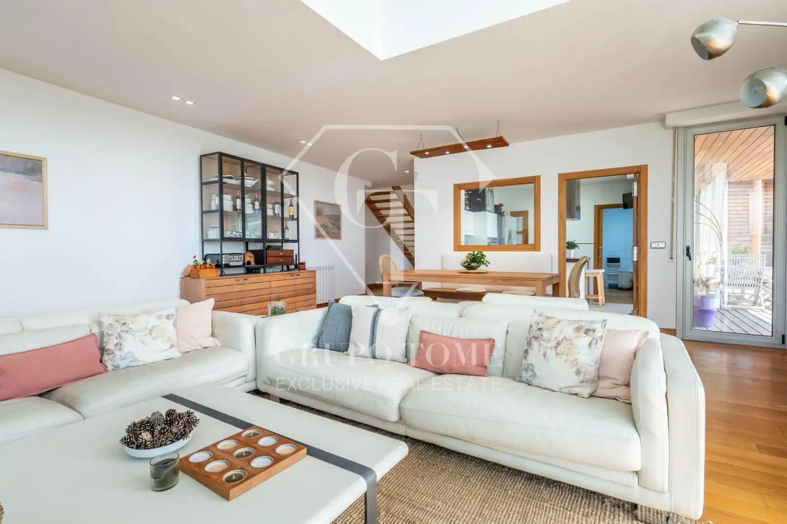 Wohnzimmer von Einfamilien-Reihenhaus zum Verkauf in Donostia - San Sebastián  mit Heizung, Privatgarten und Terrasse