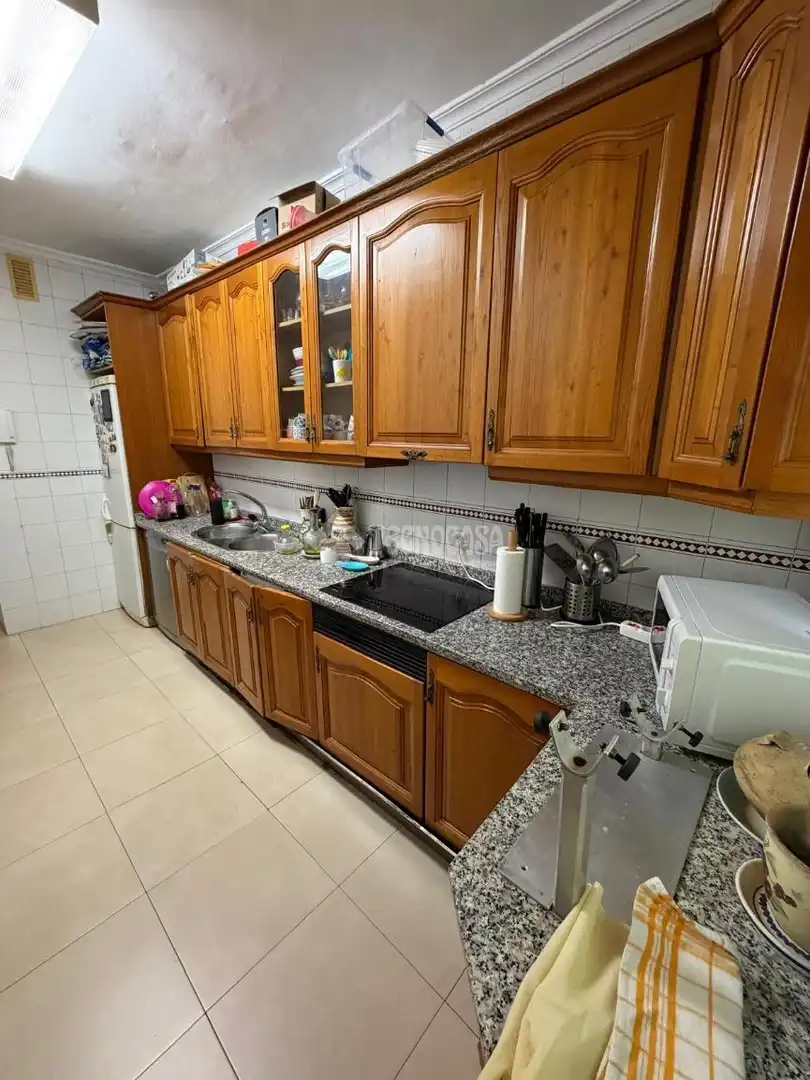 Cocina de Piso en venta en Sevilla con Aire acondicionado