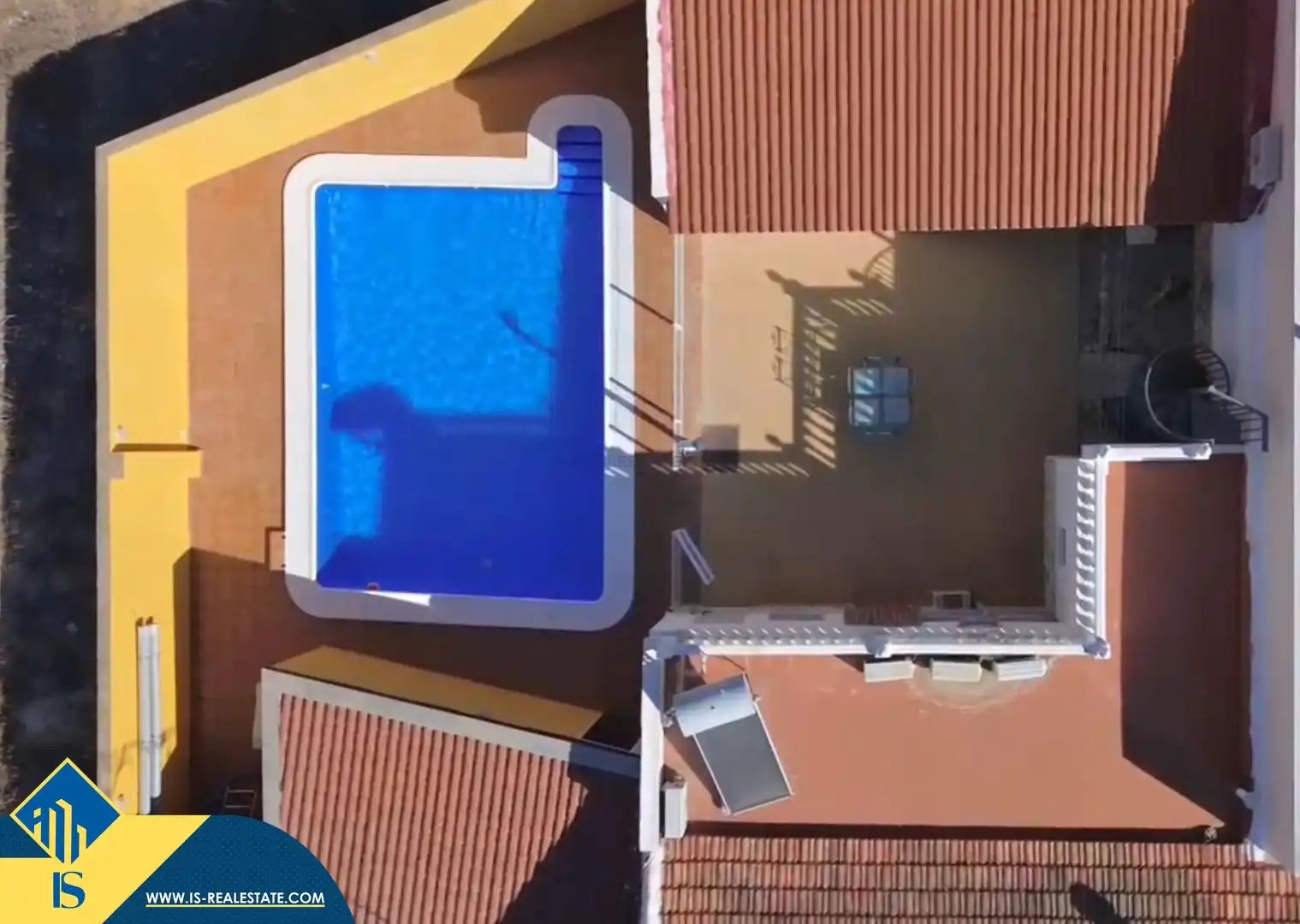 Chalet con piscina en venta en Los Montesinos