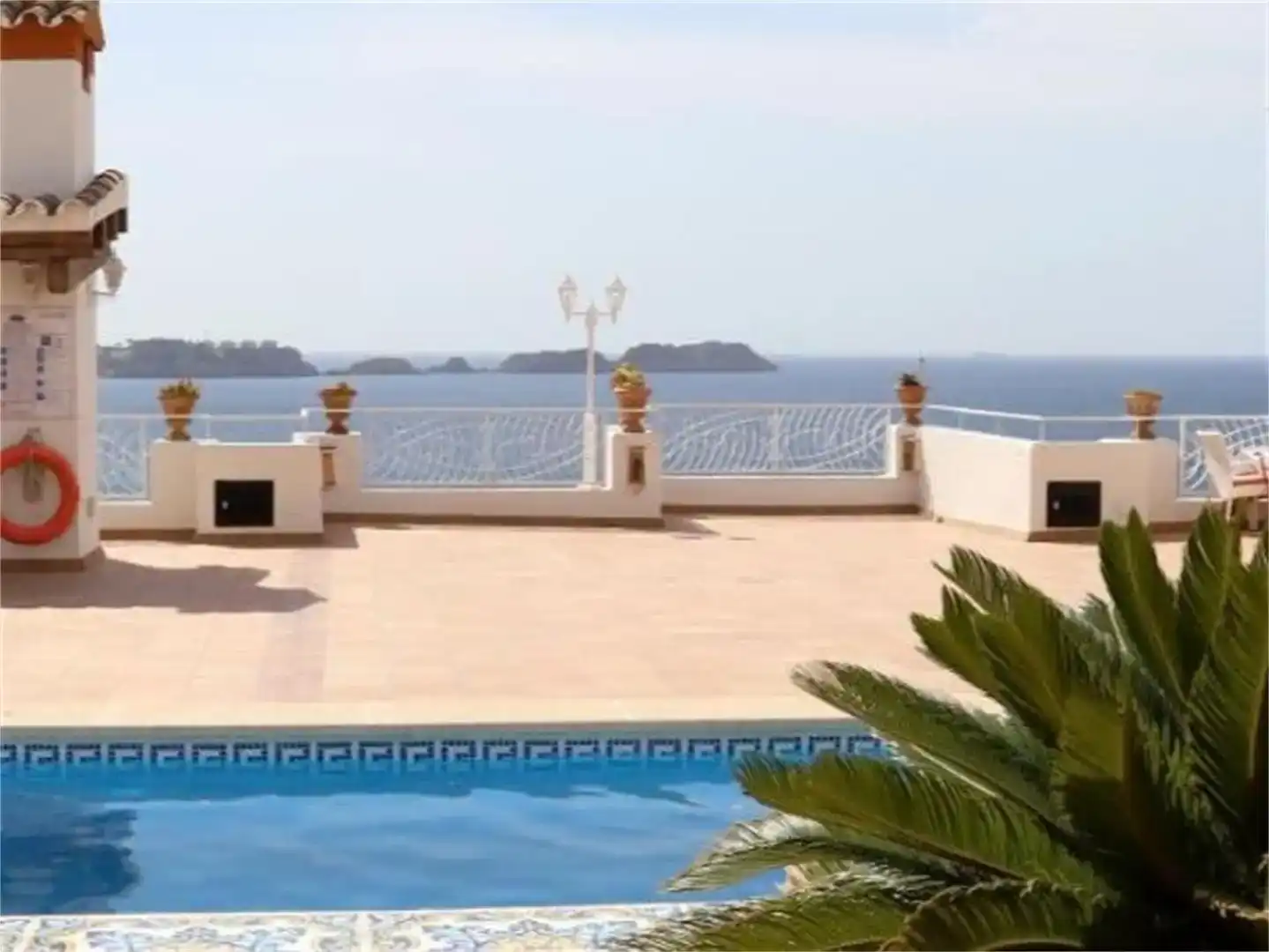 Swimming pool of Flat for sale in Calvià
