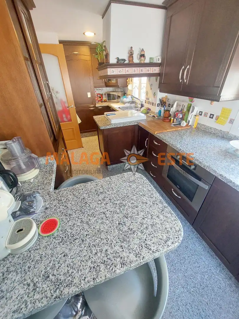 Cuina de Casa o xalet en venda en Vélez-Málaga amb Terrassa i Traster