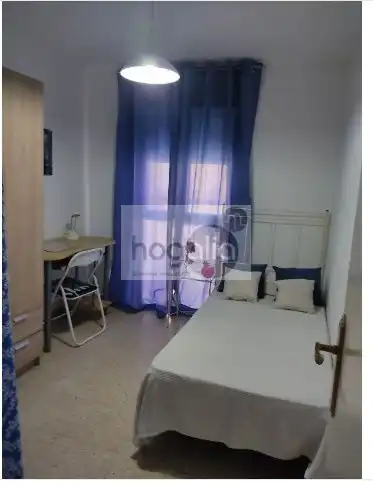 Bedroom of Flat for rent in Sevilla  with Air Conditioner, Furnished and Balcony