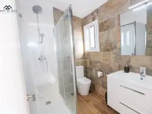 Bany de Finca rústica de lloguer en Almuñécar amb Aire condicionat, Jardí privat i Terrassa