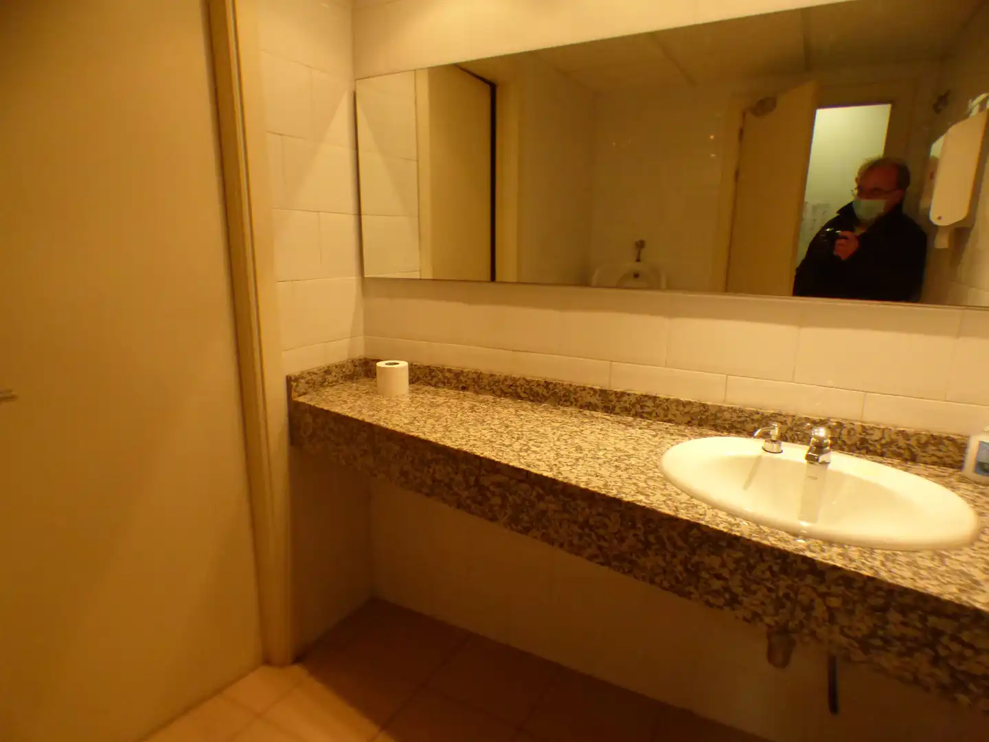 Badezimmer von Büro zur Miete in Girona mit Klimaanlage, Heizung und Möbliert