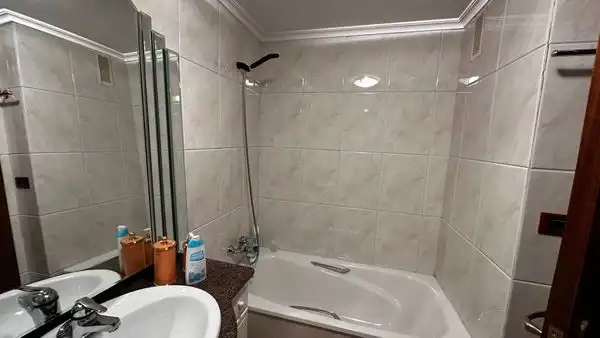 Badezimmer von Maisonette zum Verkauf in Vigo  mit Heizung, Parkett und Terrasse