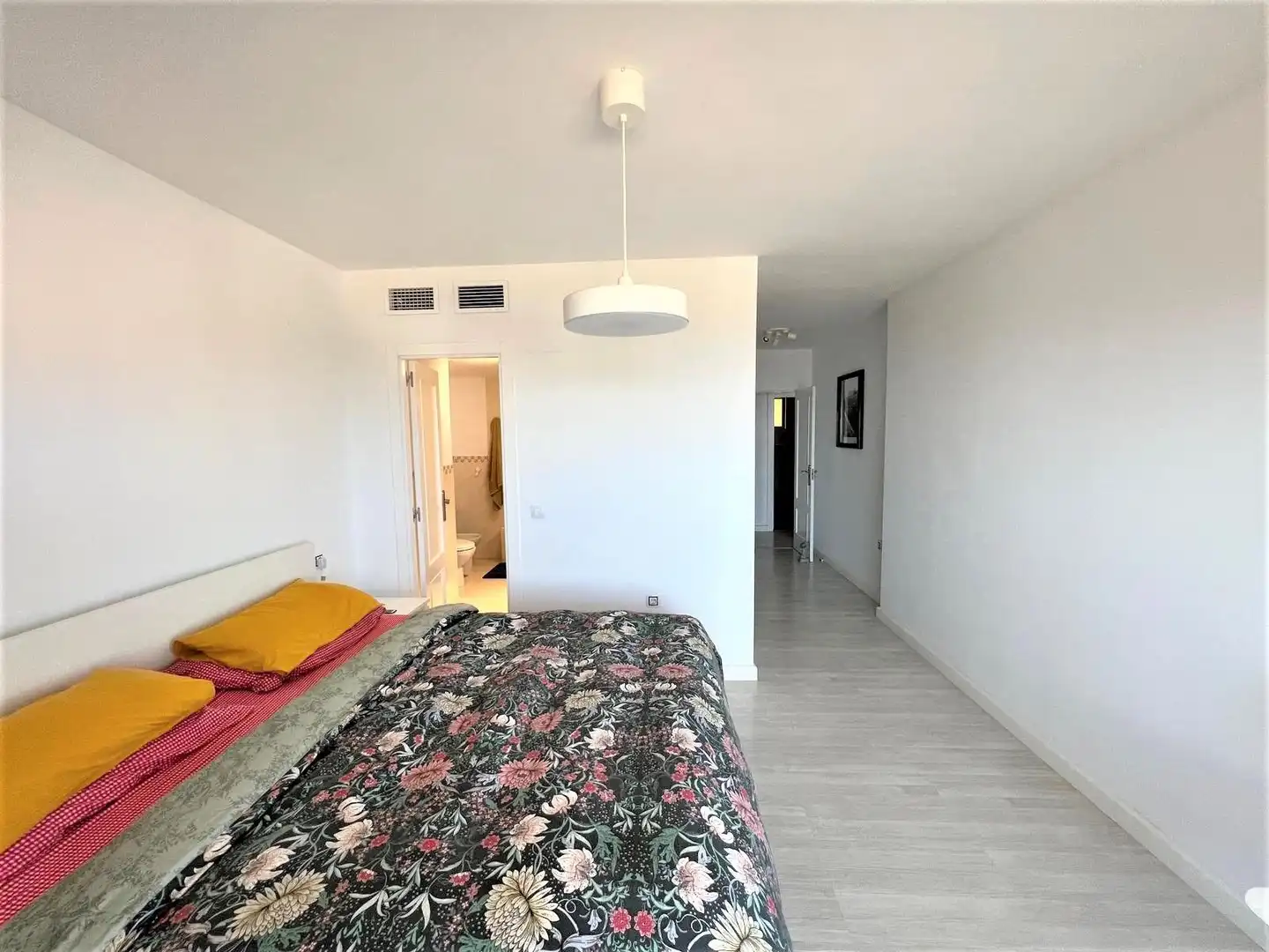 Apartamento con piscina en venta en Calahonda, imagen 9