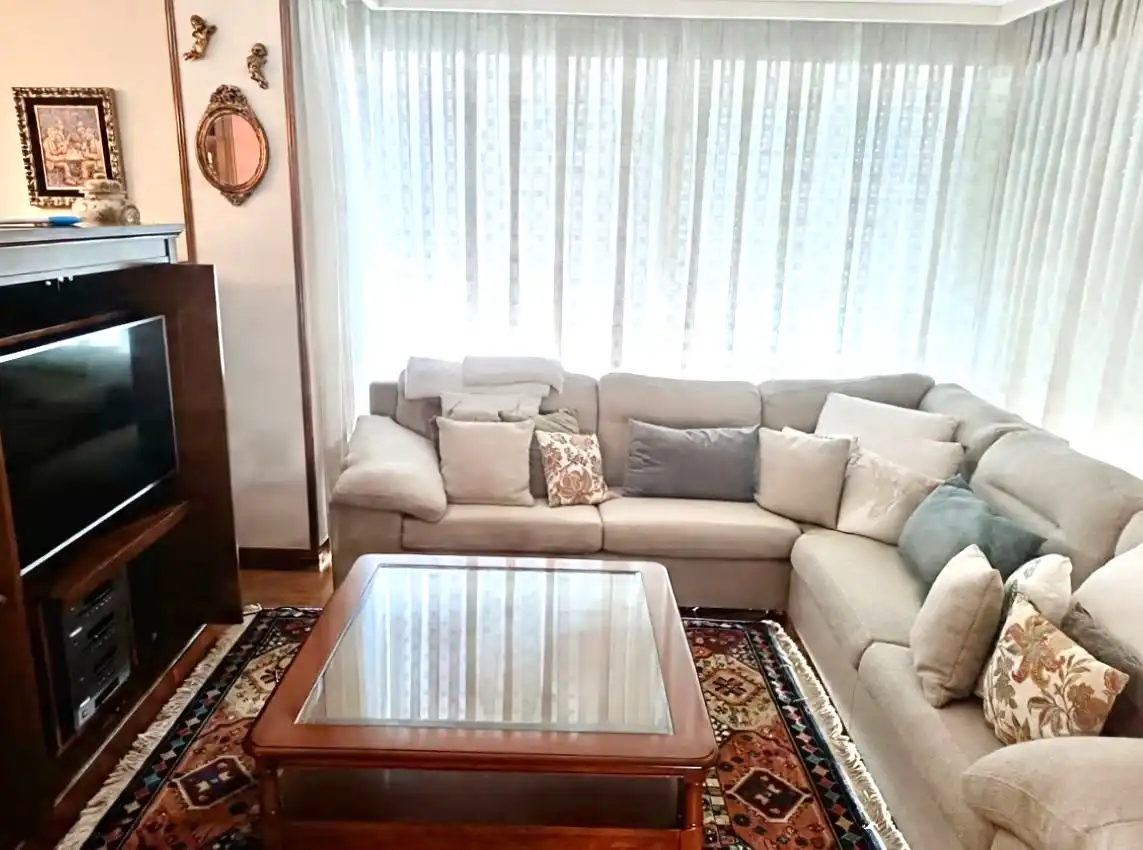 Sala d'estar de Pis en venda en León Capital  amb Aire condicionat, Calefacció i Parquet