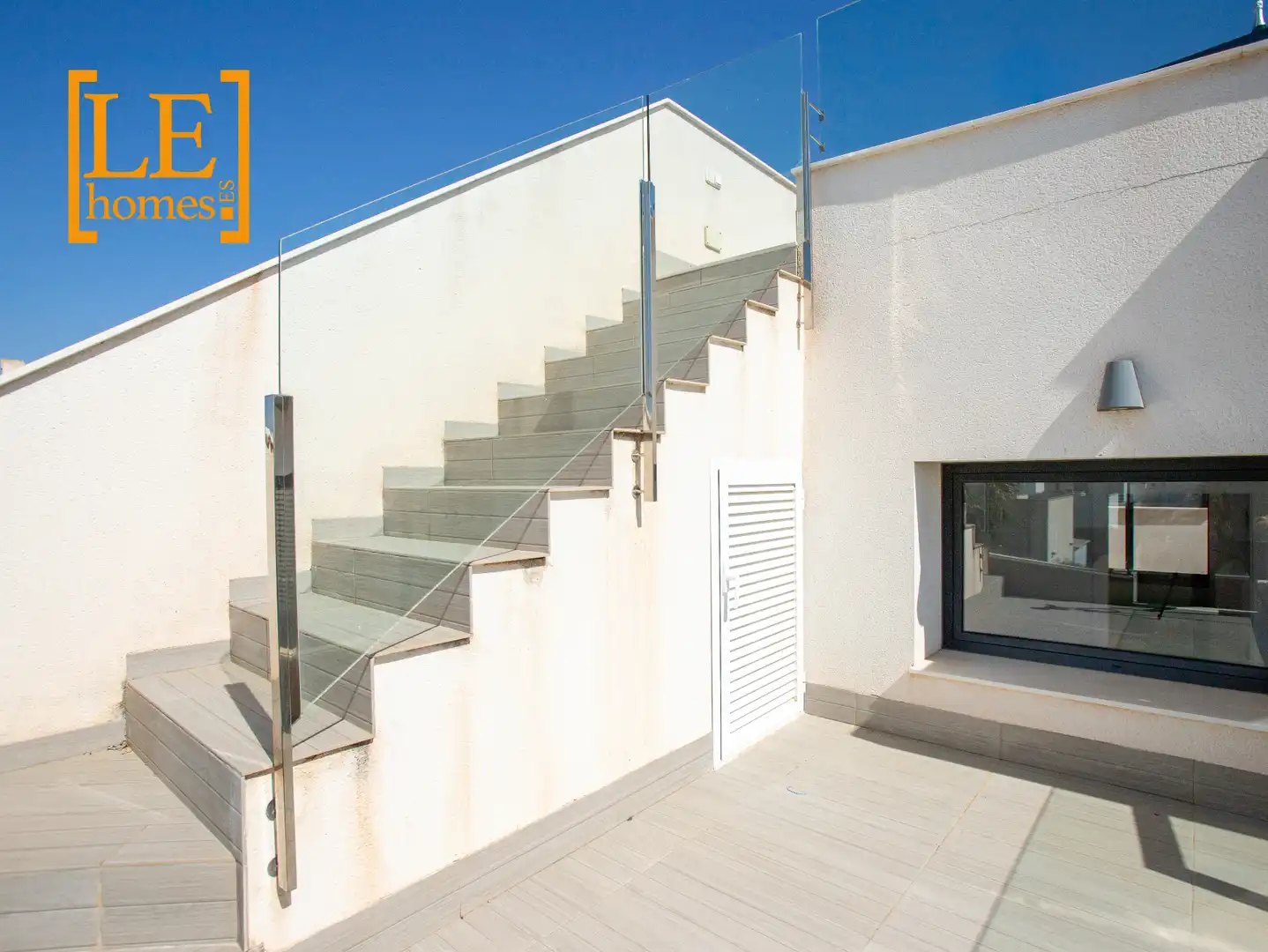 Vista exterior de Casa o xalet en venda en Rojales amb Aire condicionat, Jardí privat i Terrassa