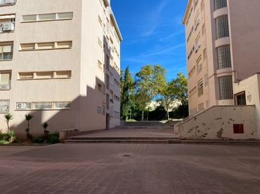 Piso con ascensor en venta en Avinguda de Lleó
