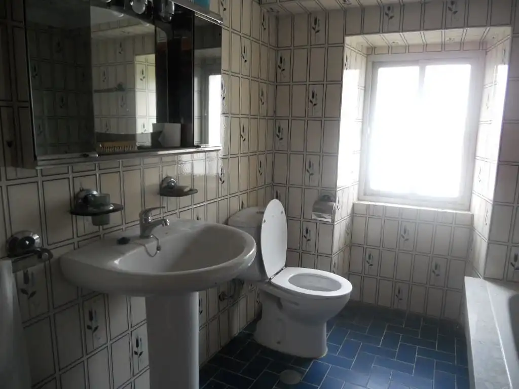 Bany de Casa o xalet en venda en Portomarín amb Moblat