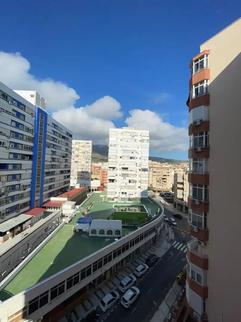 Vista exterior de Estudi en venda en Torremolinos amb Aire condicionat i Terrassa