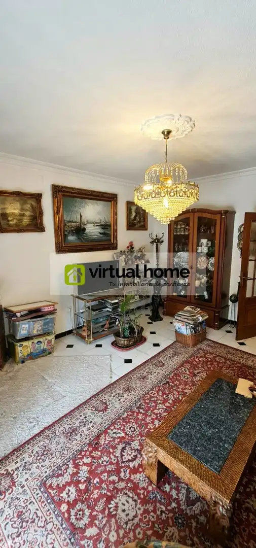 Sala d'estar de Casa o xalet en venda en Benidorm amb Traster, Piscina i Moblat