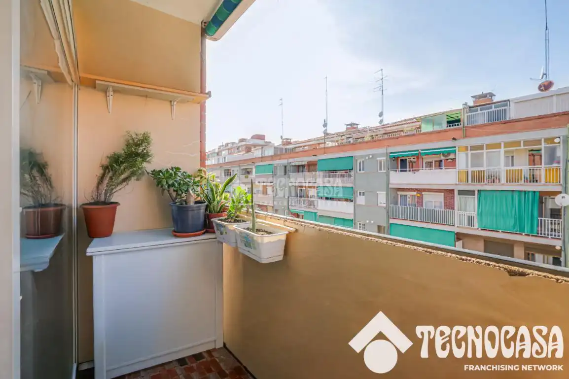 Terrasse von Wohnung zum Verkauf in Badalona mit Klimaanlage und Balkon