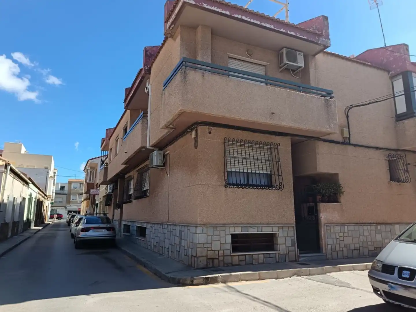 Adosado con balcón en venta en Calle Doctor José González