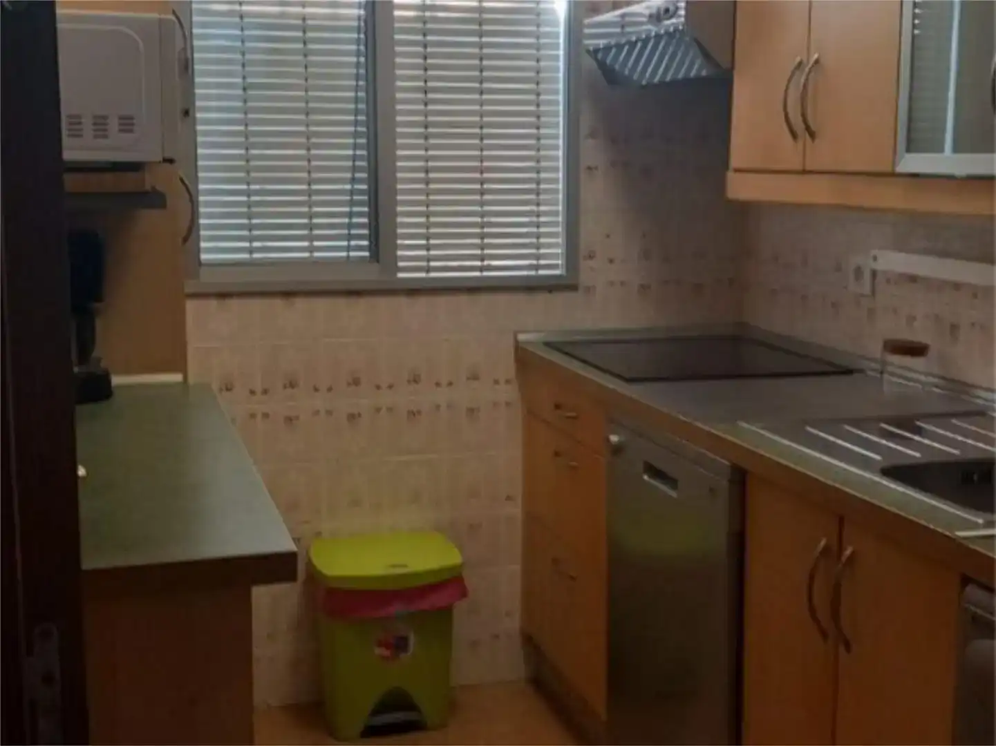 Cuina de Casa adosada de lloguer en Chipiona amb Aire condicionat i Moblat