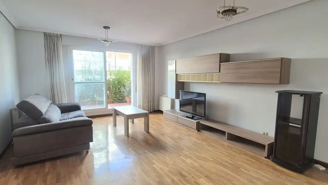Sala d'estar de Pis en venda en Mendillorri
