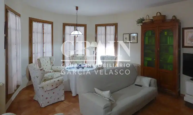 Sala d'estar de Casa o xalet en venda en Albacete amb Calefacció, Jardí privat i Piscina