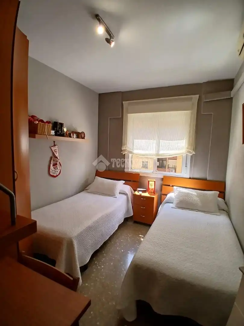 Habitación de Piso en venta en Sevilla con Aire acondicionado, Terraza y Balcón