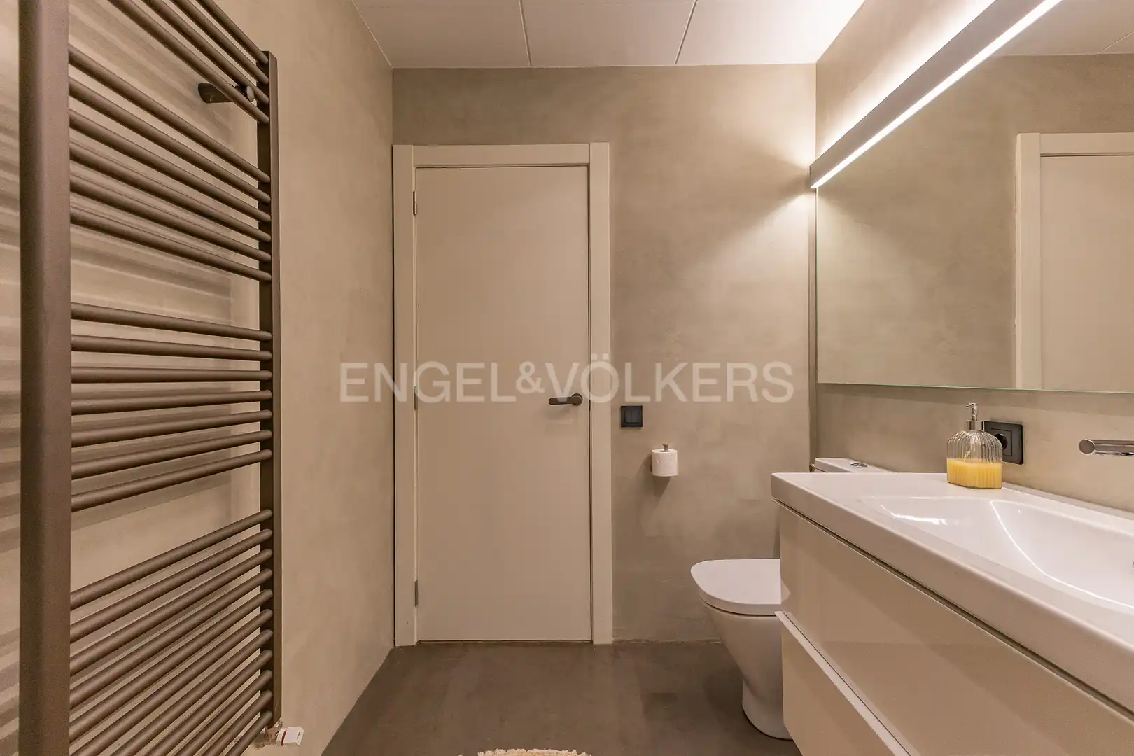Baño de Casa o chalet en venta en Seva con Aire acondicionado, Calefacción y Jardín privado