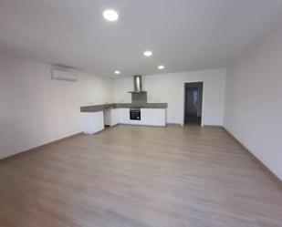 Kitchen of Flat to rent in Medinyà  with Air Conditioner and Parquet flooring