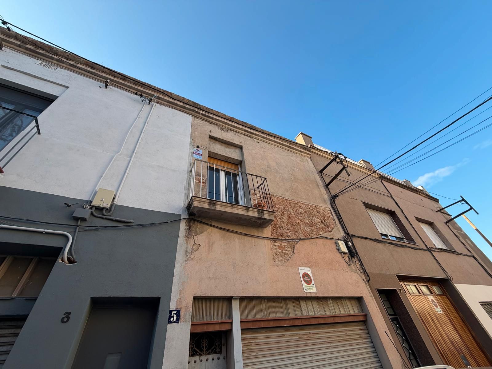 Exterior view of House or chalet for sale in Sabadell  with Terrace, Balcony and Alarm