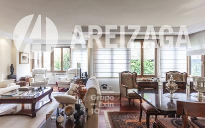 Living room of Flat for sale in Donostia - San Sebastián   with Heating, Storage room and Balcony