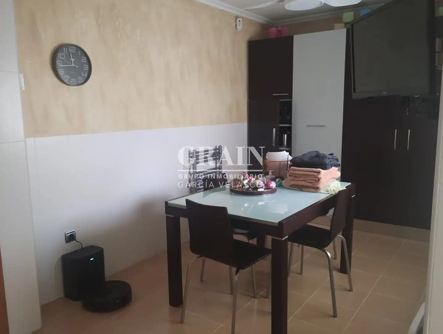 Menjador de Casa adosada en venda en La Gineta amb Aire condicionat, Calefacció i Terrassa