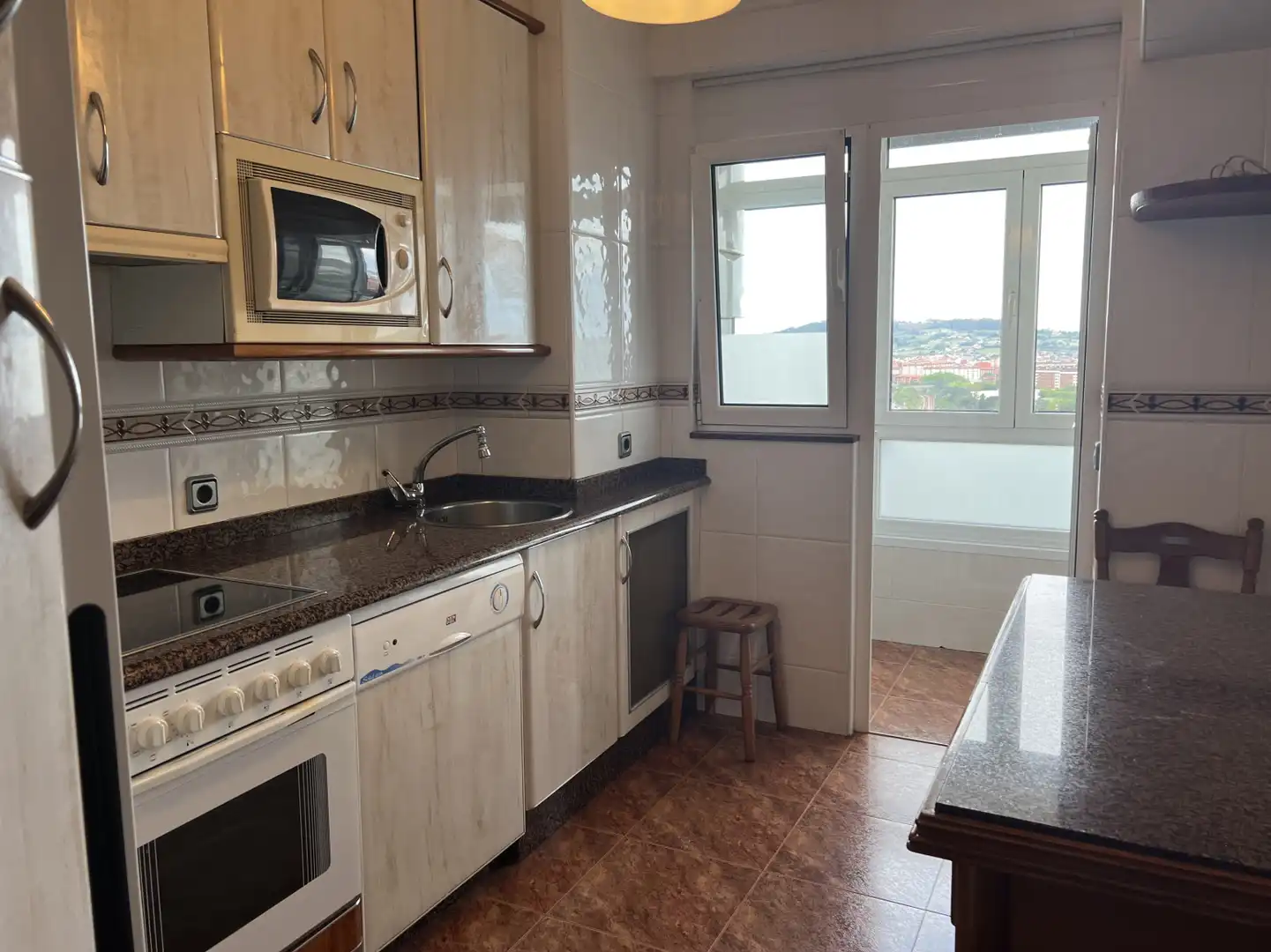 Kitchen of Flat for rent in Gijón   with Heating and Parquet flooring