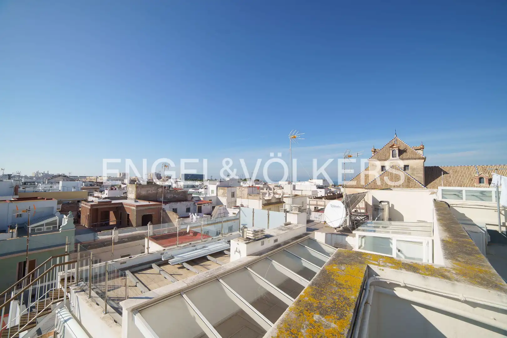 Außenansicht von Wohnung zum Verkauf in Cádiz mit Heizung und Balkon