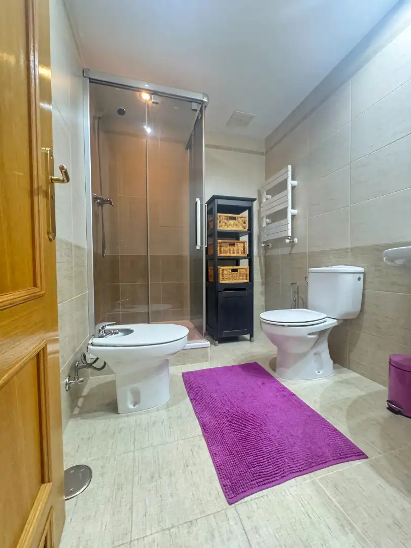 Baño de Piso en venta en Avilés con Calefacción, Parquet y Terraza
