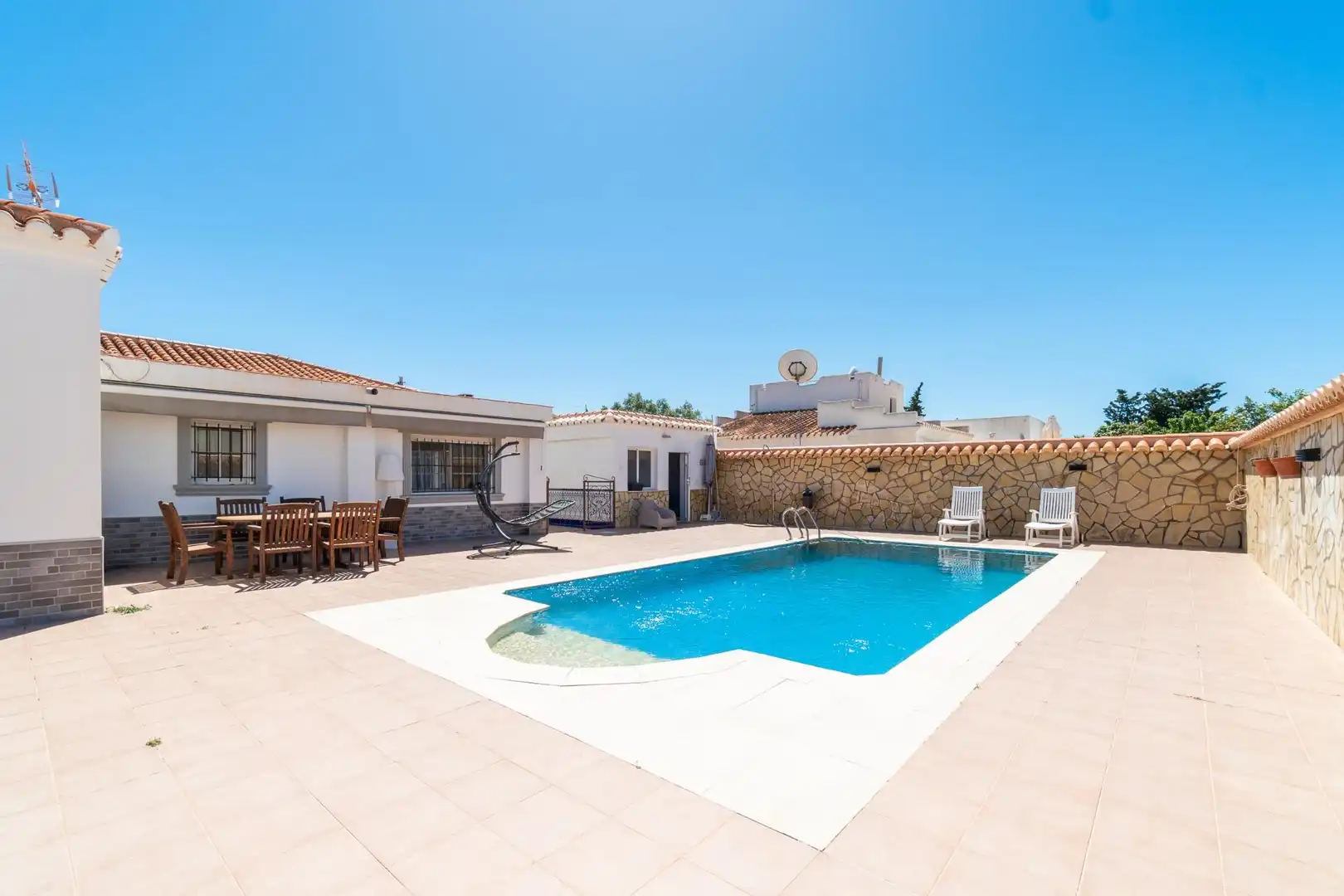 Piscina de Casa o xalet en venda en Torrevieja amb Aire condicionat, Calefacció i Jardí privat