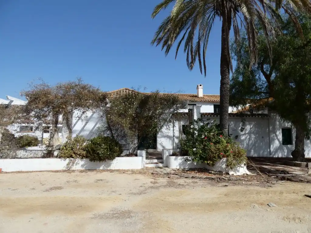 Country homes for sale in Almayate