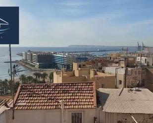 Vista exterior de Casa o xalet en venda en Alicante / Alacant amb Aire condicionat, Terrassa i Traster