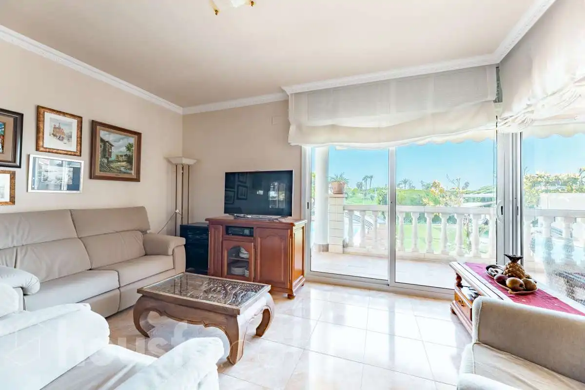 Sala de estar de Casa o chalet en venta en Calafell con Aire acondicionado, Calefacción y Jardín privado