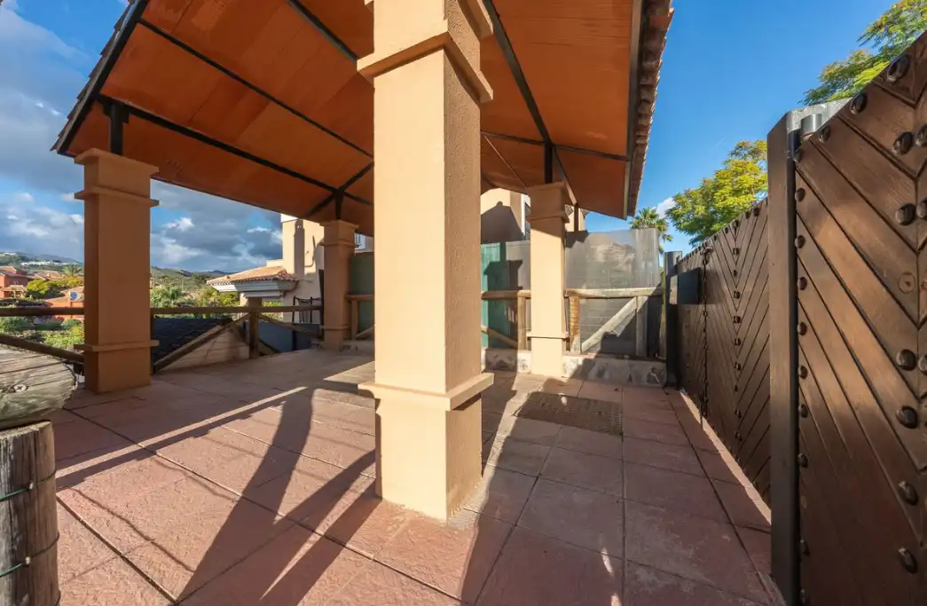 Terrassa de Casa adosada en venda en Marbella amb Aire condicionat, Jardí privat i Terrassa