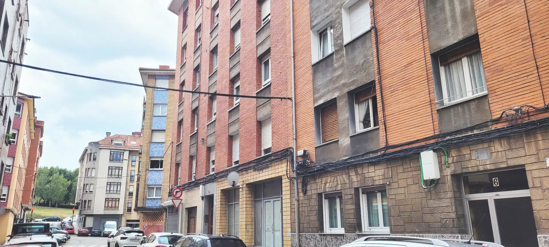 Vista exterior de Pis en venda en Gijón  amb Calefacció i Parquet