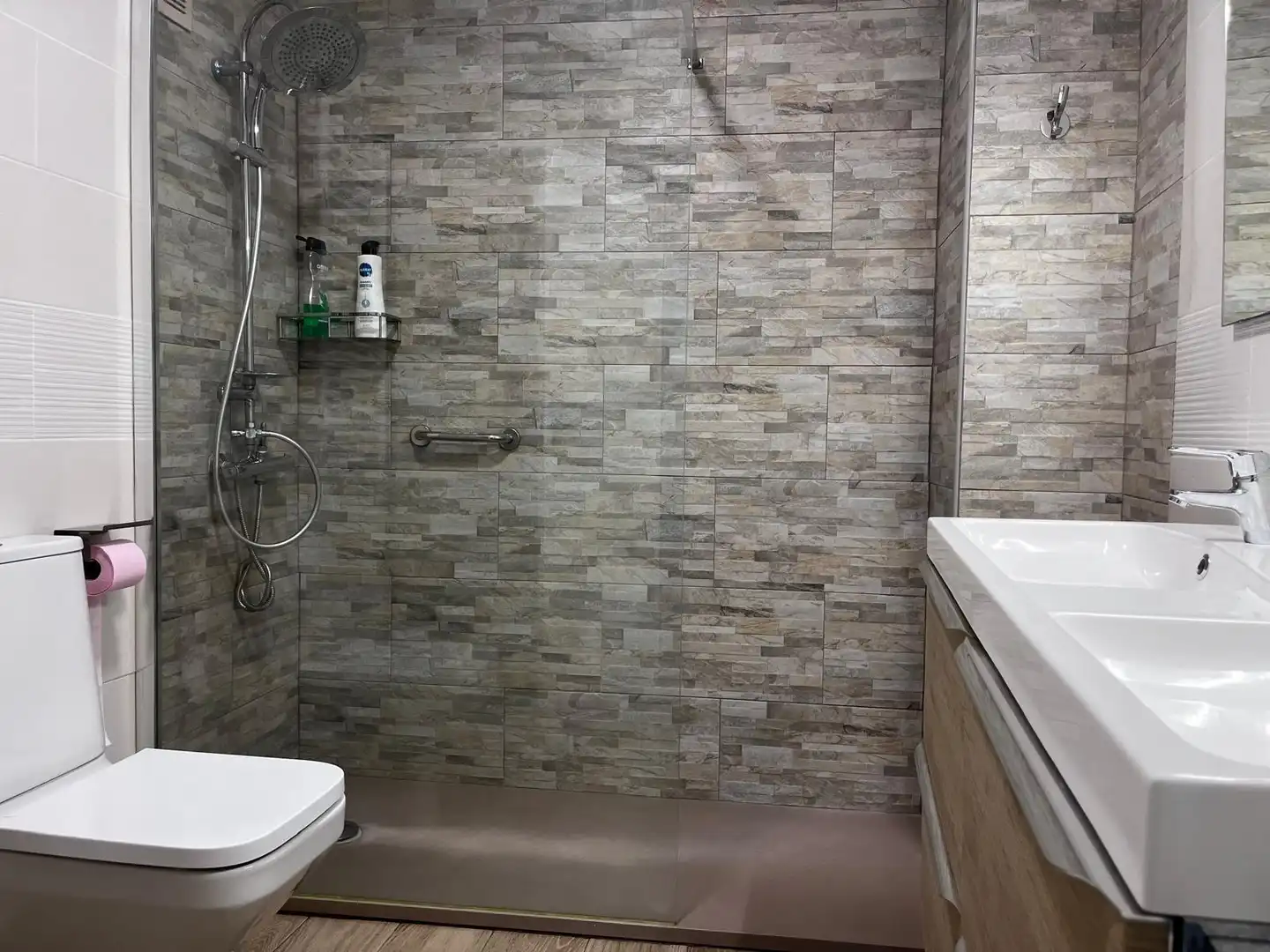 Baño de Piso en venta en Elche / Elx con Aire acondicionado, Trastero y Amueblado
