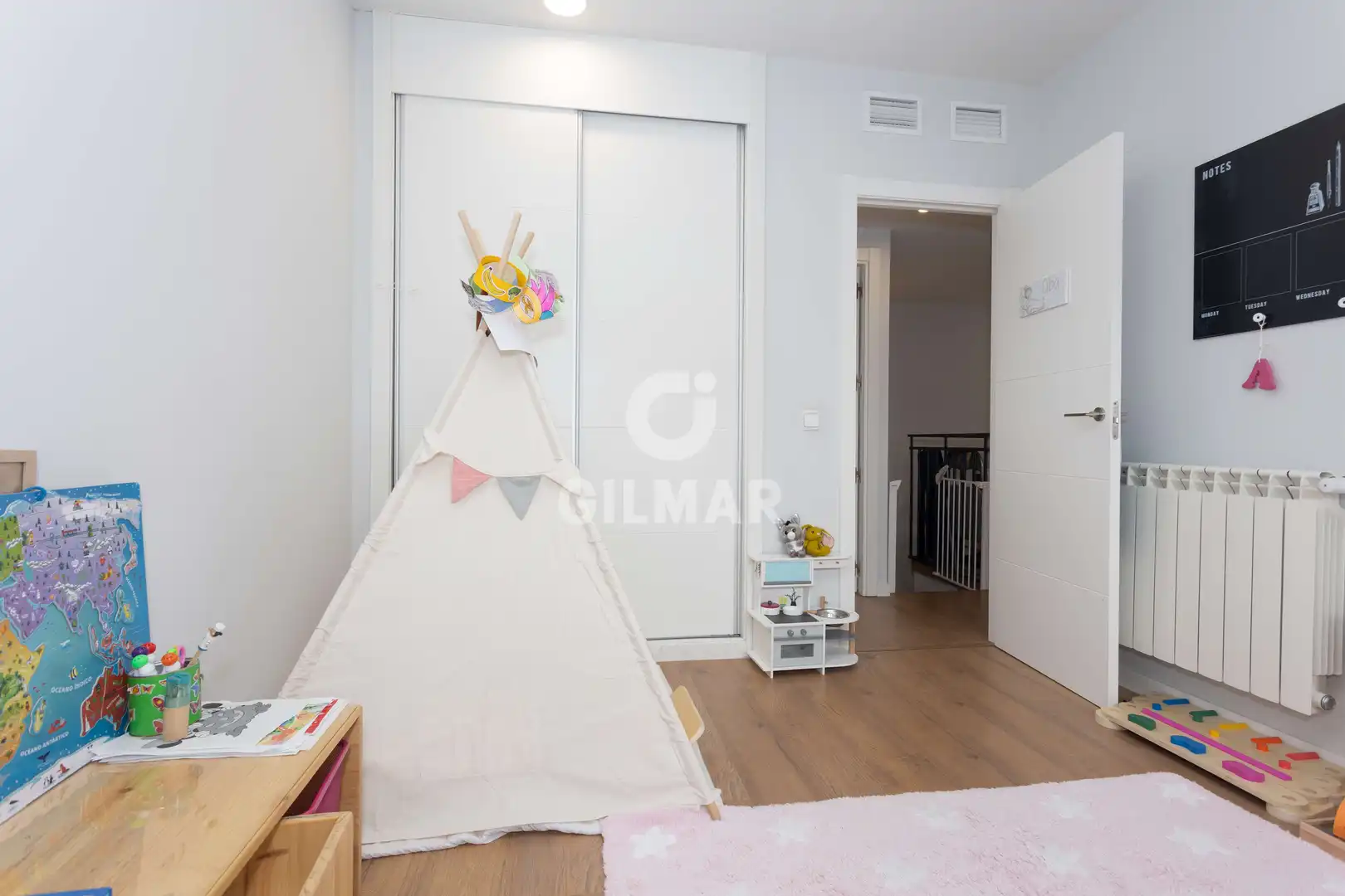 Schlafzimmer von Maisonette zum Verkauf in Madrid mit Heizung, Privatgarten und Abstellraum