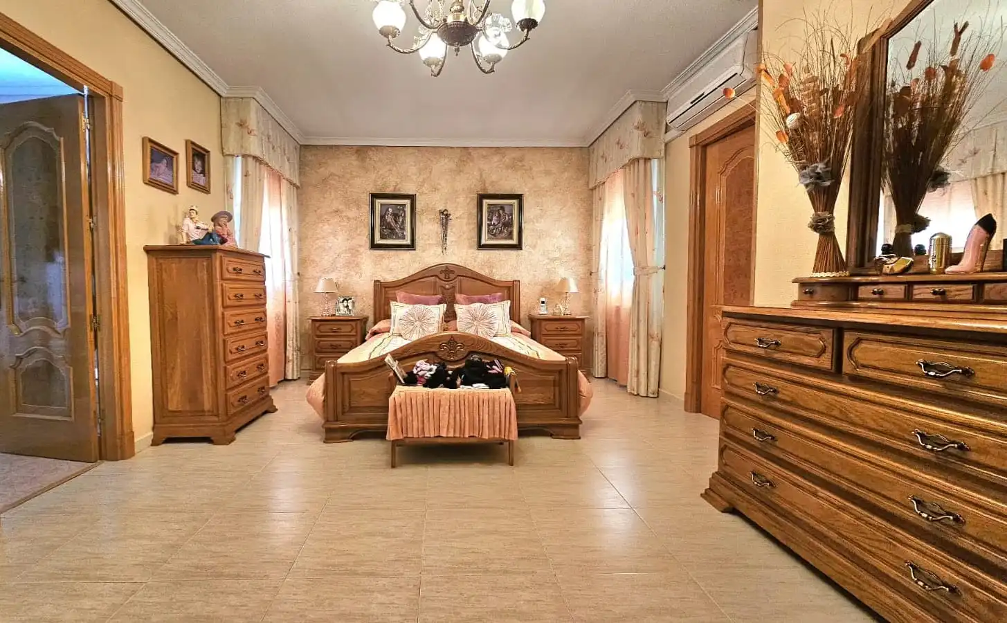 Habitación de Casa adosada en venta en Torrejón de la Calzada con Aire acondicionado, Calefacción y Jardín privado