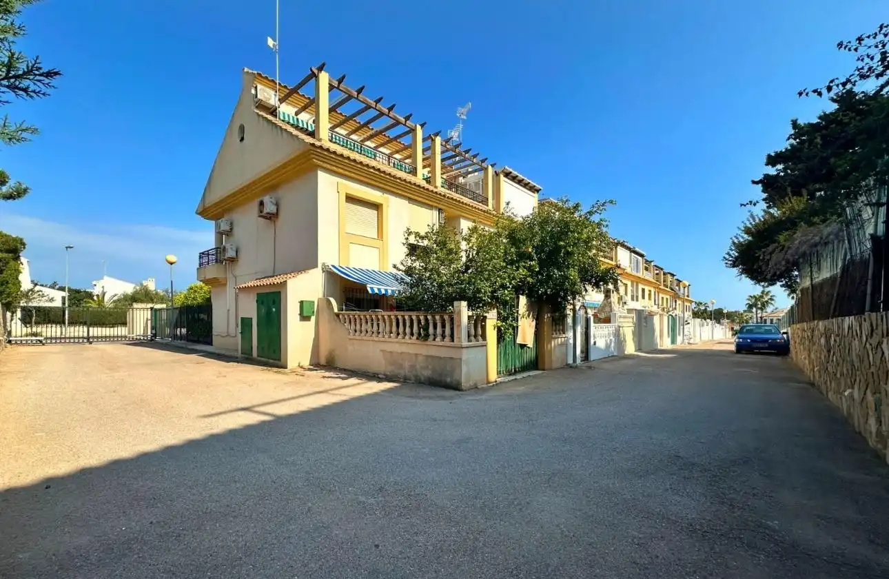 Casa a schiera con terrazza in vendita a Calle Calle Mayor-la Zenia, imagen 3