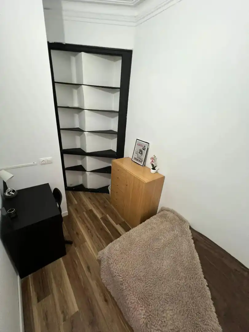 Habitación de Piso para compartir en Barcelona con Calefacción y Lavadora