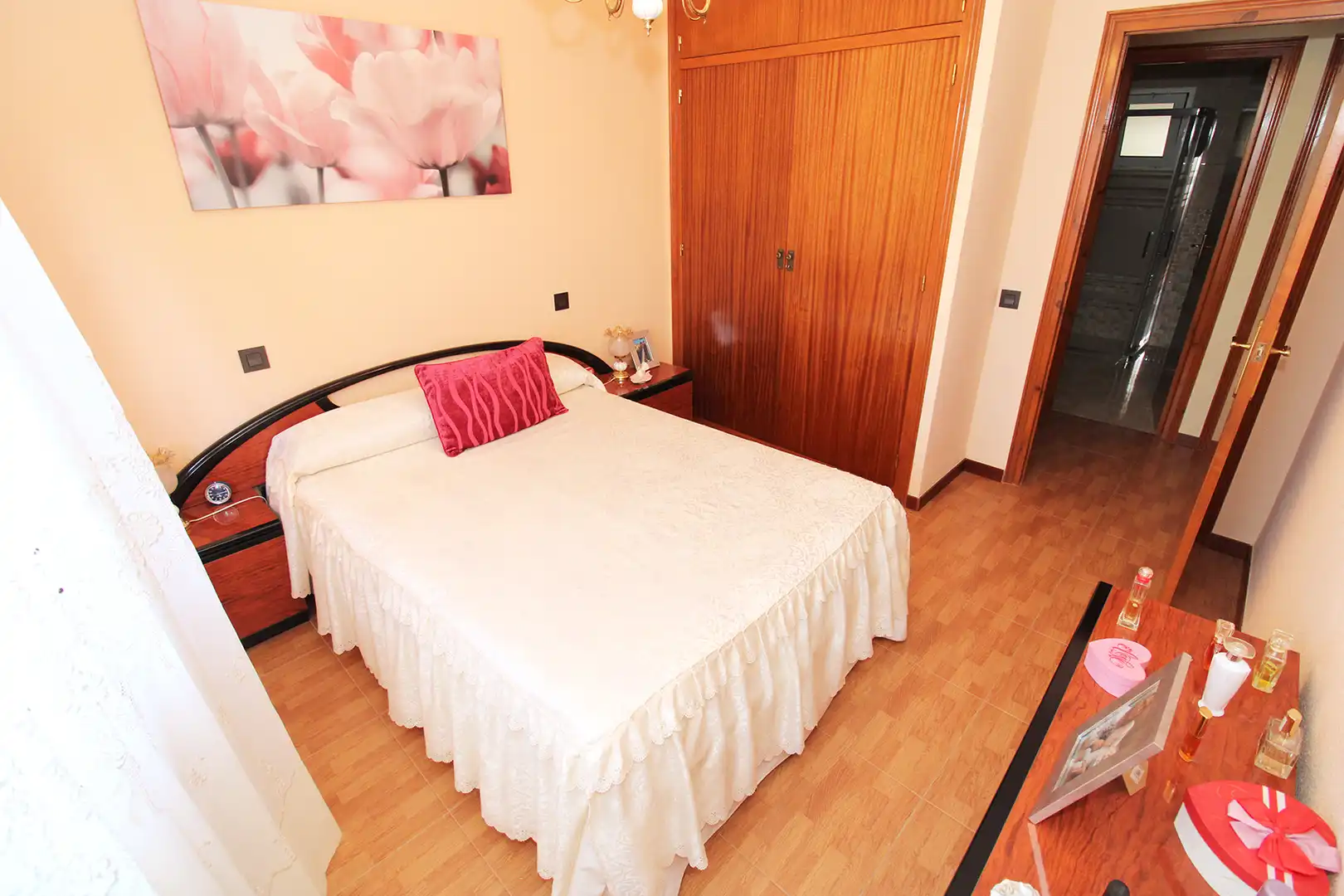 Schlafzimmer von Einfamilien-Reihenhaus zum Verkauf in Torremocha de Jarama mit Heizung, Privatgarten und Internet