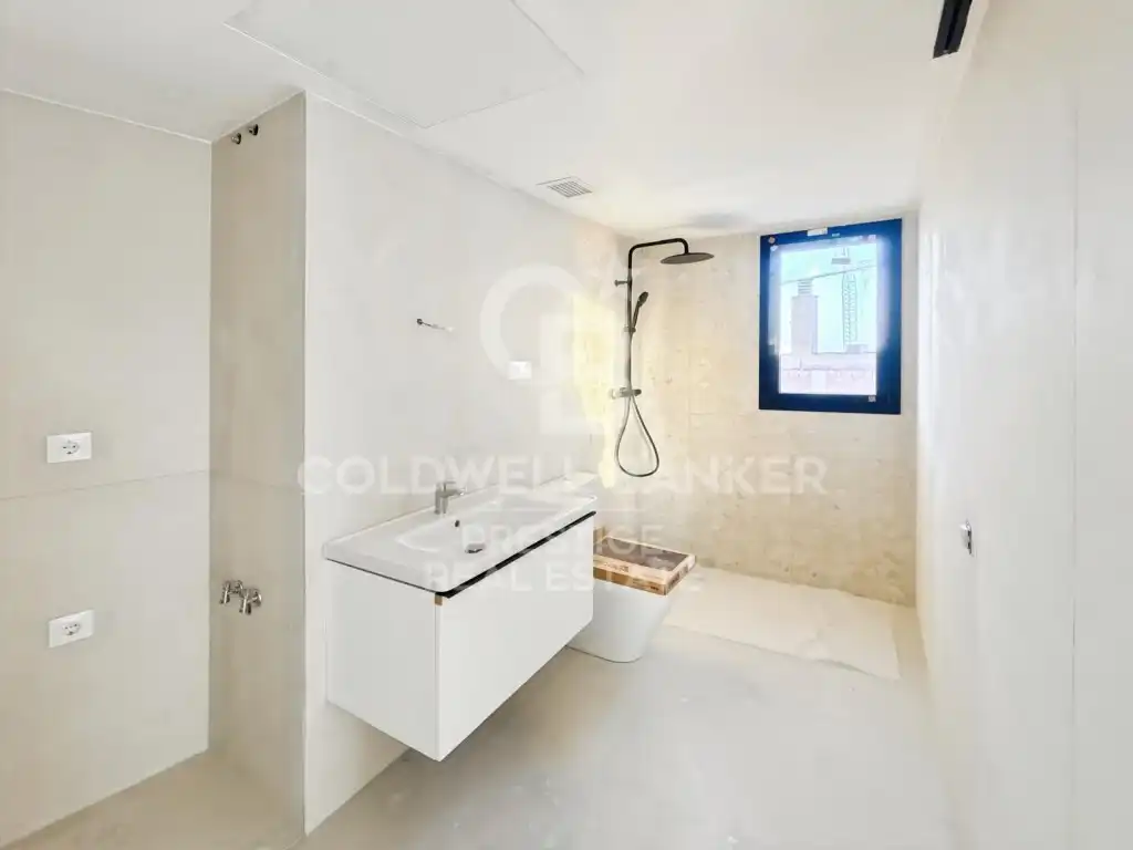 Bathroom of Attic for sale in Barcelona  with Terrace