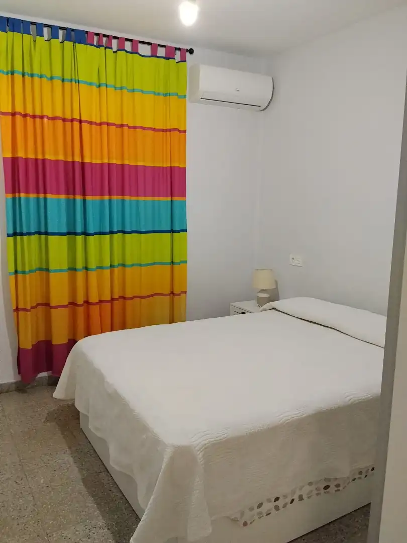 Dormitori de Casa o xalet de lloguer en Motril amb Aire condicionat, Traster i Moblat
